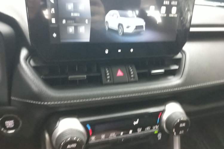 Used Toyota Wildlander 2023 2.0L CVT Two-Wheel Drive Luxury PLUS Edition Audio And AC Panel