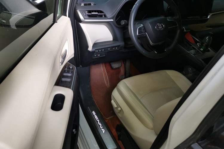 Used Toyota SIENNA 2024 2.5L Hybrid Four-Wheel Drive Prestige Edition Driver Seat