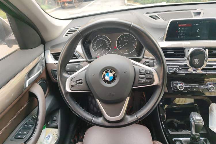 Used BMW X1 New Energy 2018 xDrive25Le Luxury Model Steering Wheel