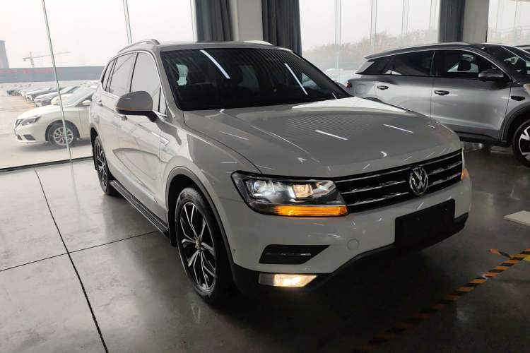 Used Volkswagen Tiguan L 2019 Revised 330TSI Automatic Two-Wheel Drive Smart & Luxury Edition China VI Standard
