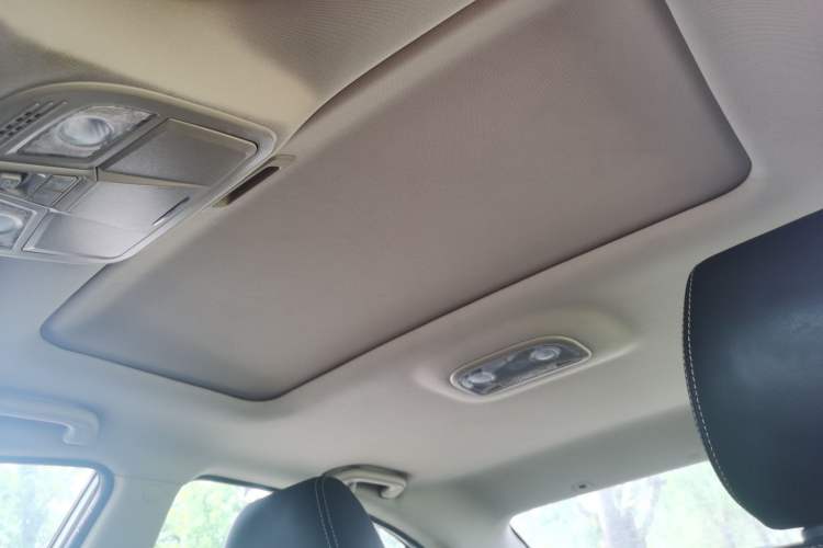 Used Geely Auto Emgrand 2017 Sedan Million Edition 1.5L Manual - Upward Version Headliner