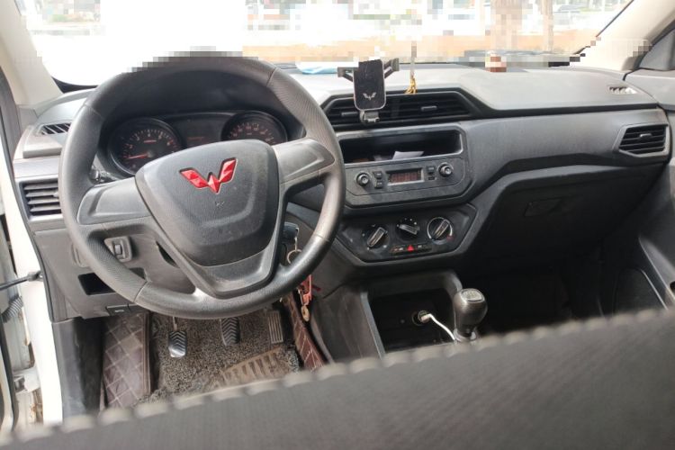 Used Wuling Hongguang 2021 1.5L S Base Version LAR Center Console