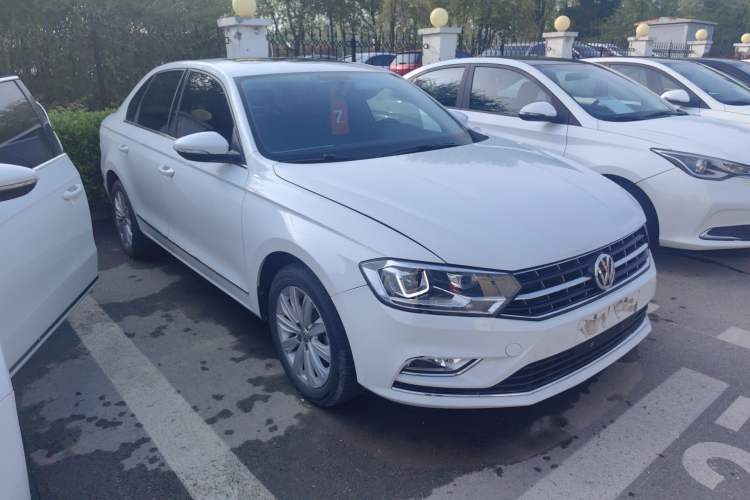 Used Volkswagen Bora 2018 1.5L Manual Comfort Model Front Right 45 Deg