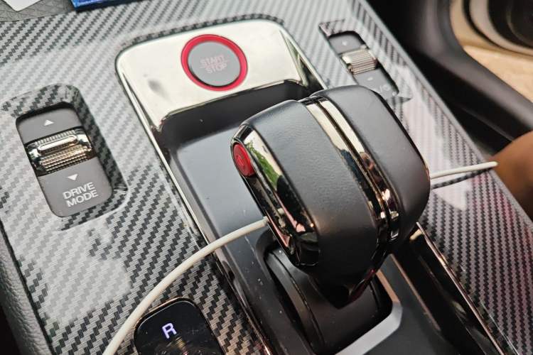 Used GAC Trumpchi EMPOW 2023 270T DCT J15 Version Gear Lever