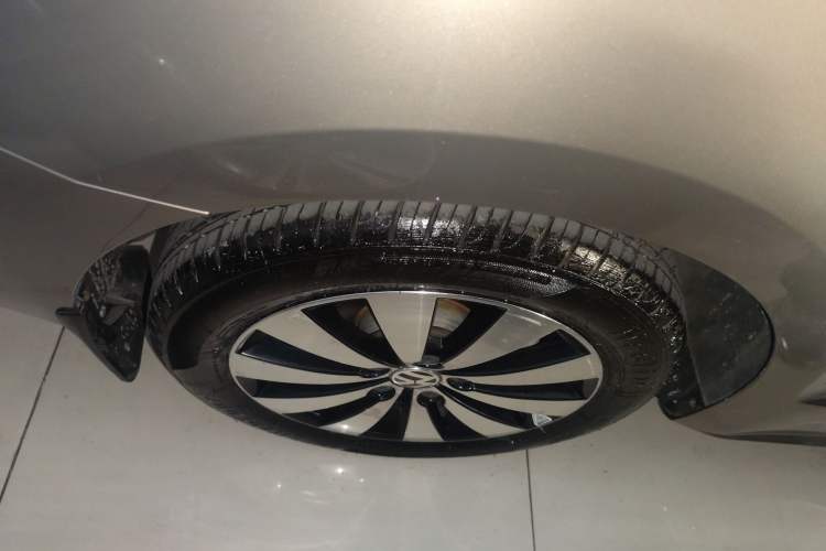 Used Volkswagen Sagitar 2015 230TSI Automatic Luxury Model
