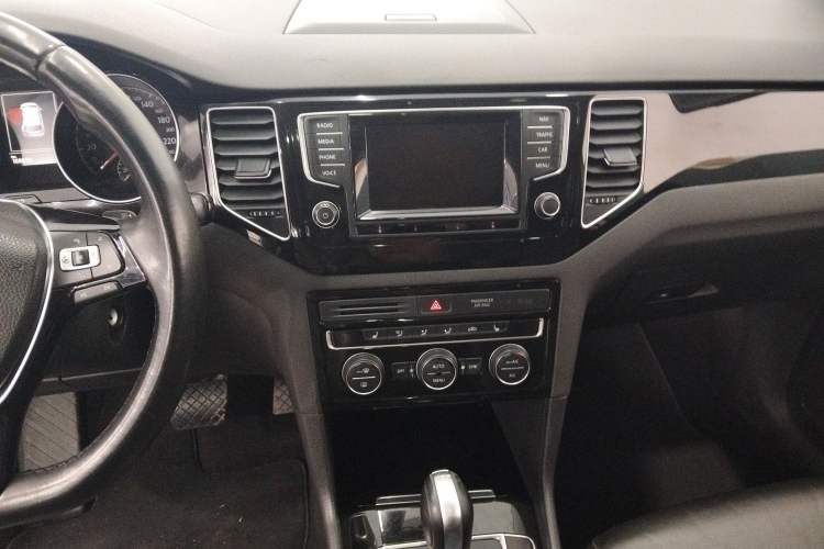 Used Volkswagen Golf 2015 1.4TSI Sportsvan
