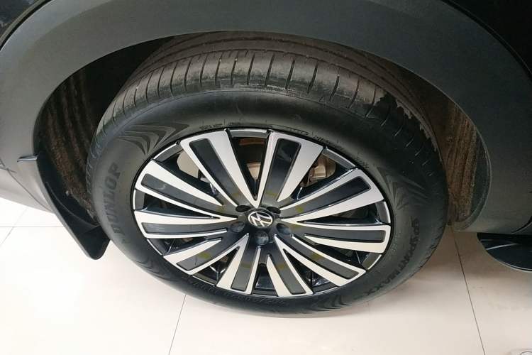 Used Volkswagen Tavendor 2023 330TSI Luxury Touring Edition Exterior 5