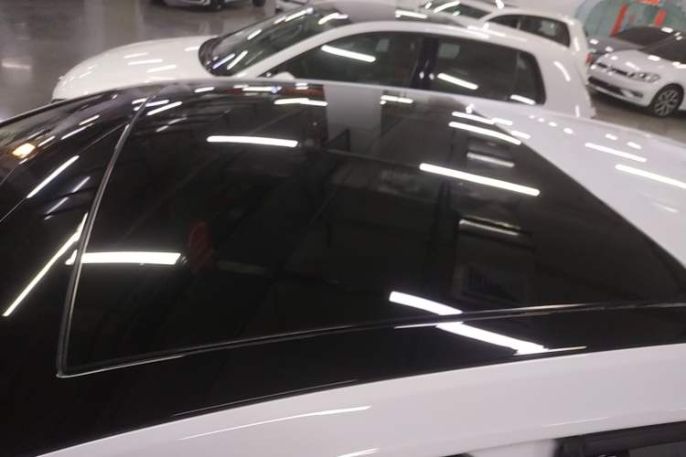 Used Volkswagen Golf 2015 1.4TSI Automatic Luxury Model Roof