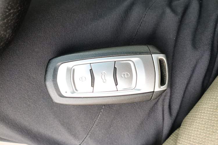 Used Geely Auto Emgrand 2016 Sedan 1.5L Manual Luxury Model Vehicle Key