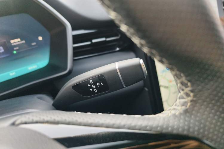 Used XPeng G3 2020 520i Luxury Edition Gear Lever