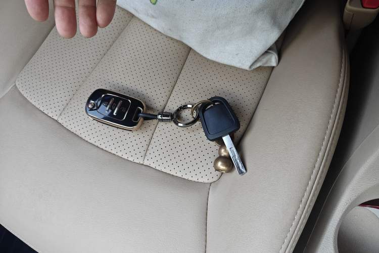 Used Baojun 730 2016 1.8L iAMT Comfort Version 7 Seats Vehicle Key