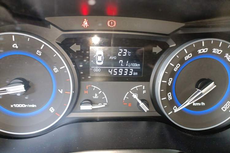 Used CHANGAN Alsvin V7 2016 1.6L Manual Joyride Model China IV Standard Odometer Close Up