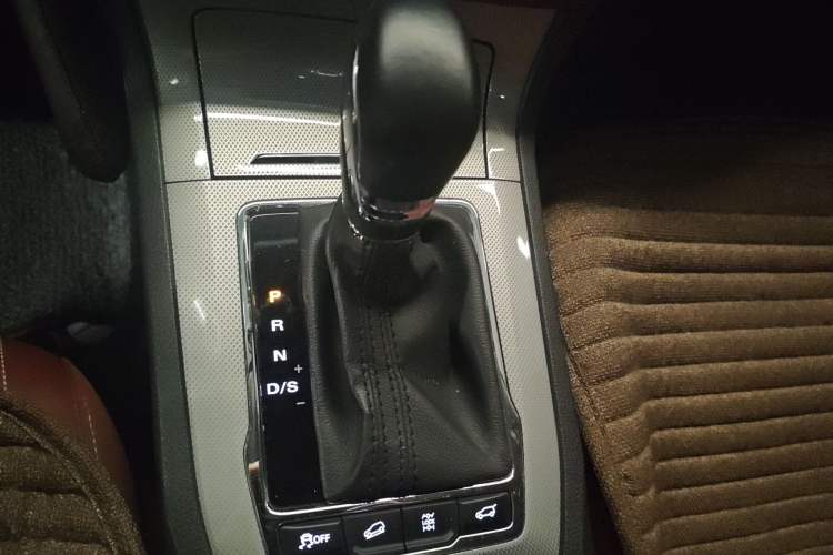 Used Roewe RX5 2016 30T Four-Wheel Drive Automatic Internet Smart Luxury Edition
