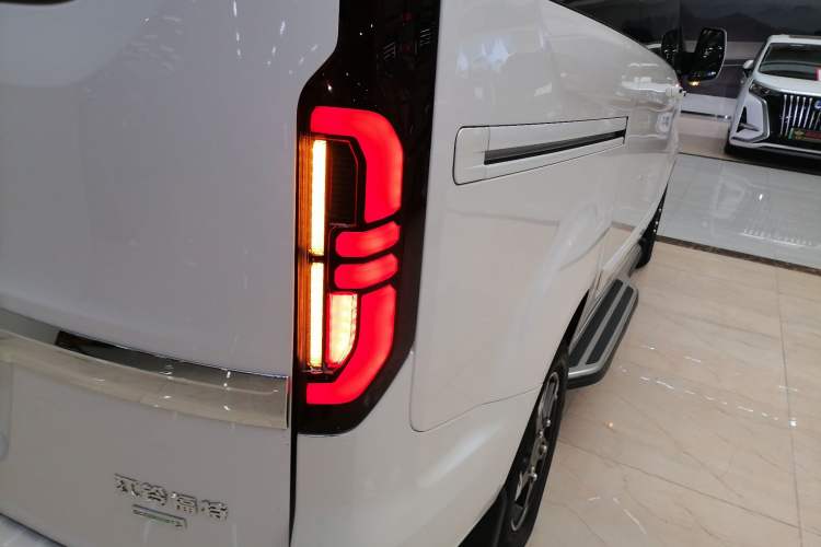 Used Ford Tourneo Custom 2023 2.0T Automatic Prestige Edition