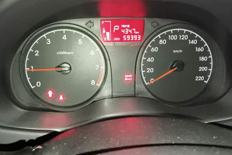 Used Hyundai Verna (older generation) 2014 1.4L Automatic Smart GLS Odometer Close Up