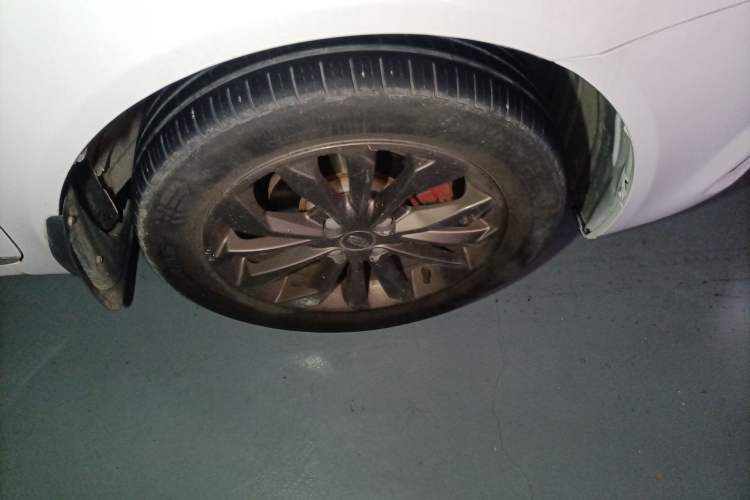 Used Geely Auto Vision 2015 1.5L Manual Happiness Edition Right Front Wheel Hub