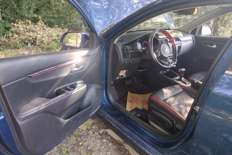 Used Kia KX Cross 2017 1.4L AT GLS
