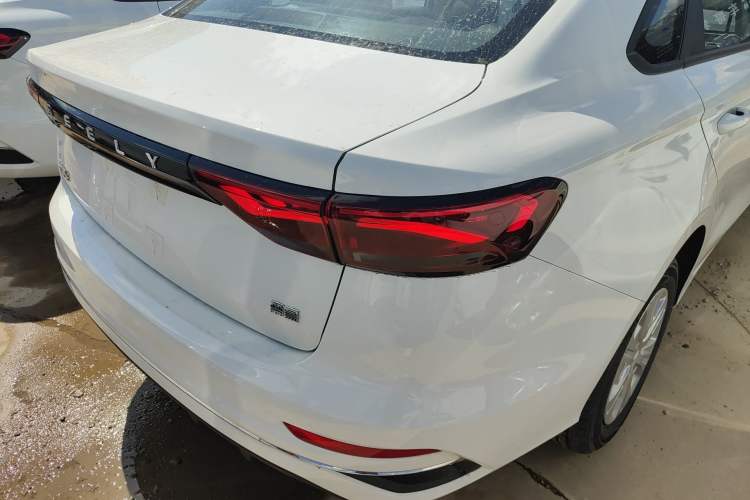 Used Geely Auto Emgrand 2025 4th Generation 1.5L Manual - Starry Edition
