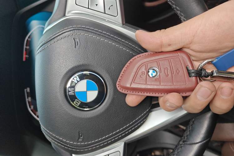 Used BMW X7 2022 xDrive40i Luxury Package with Leading Features Vehicle Key