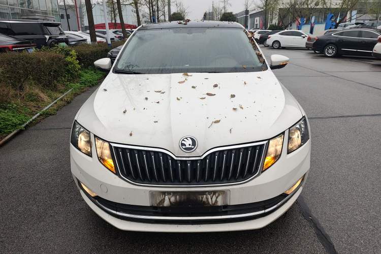 Used Skoda Octavia 2019 1.5L Automatic Smart Drive Luxury Edition China VI Standard Front