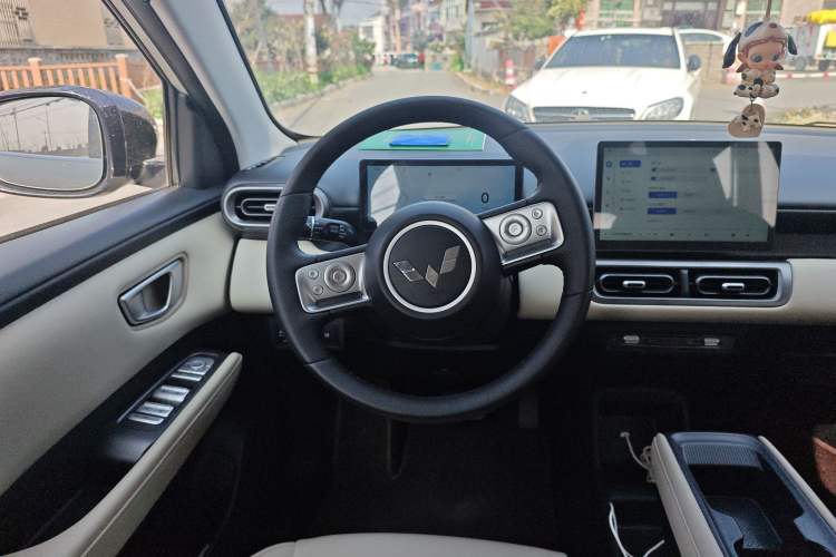 Used Wuling Bingo PLUS 2024 330 km Range Five-Seater Version