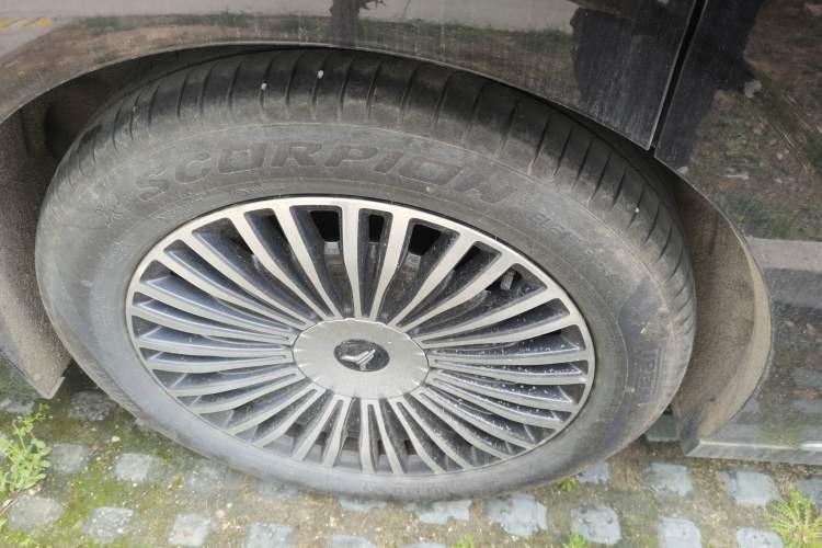 Used VOYAH Dream 2025 PHEV Four-Wheel-Drive Flagship Version – Qiankun Edition
