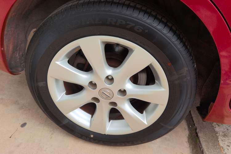 Used Nissan Tiida 2011 1.6L Manual Comfort Edition
