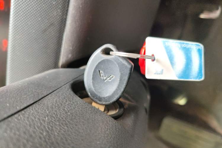 Used Wuling Rongguang 2011 1.2L Base Version
