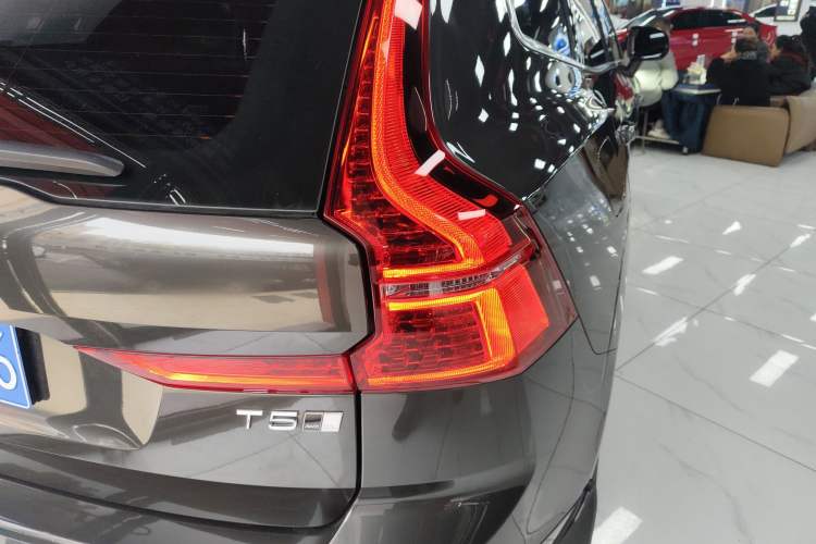 Used Volvo XC60 2019 T5 4x4 Smart Edition China V Standard