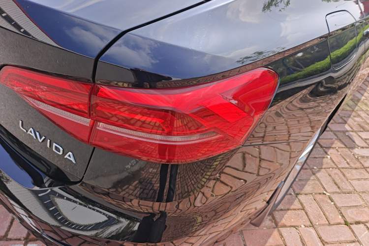 Used Volkswagen Lavida 2021 1.5L Automatic Comfort Edition Right Rear Taillight