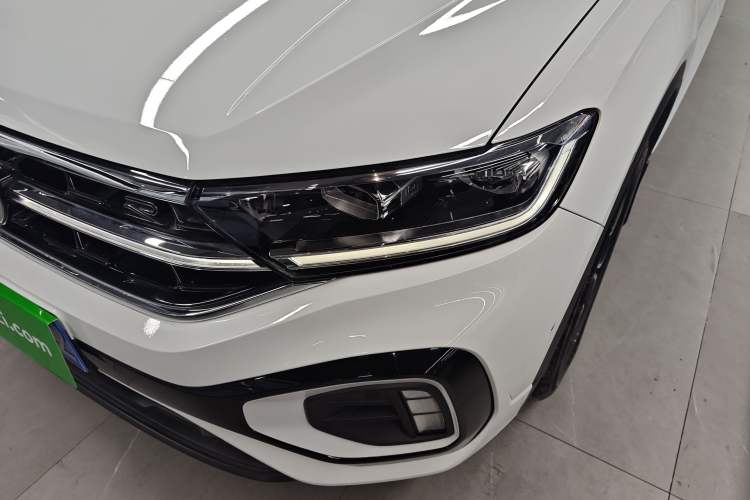 Used Volkswagen T-ROC 2024 300TSI DSG Two-Wheel-Drive Chen Guang Edition
