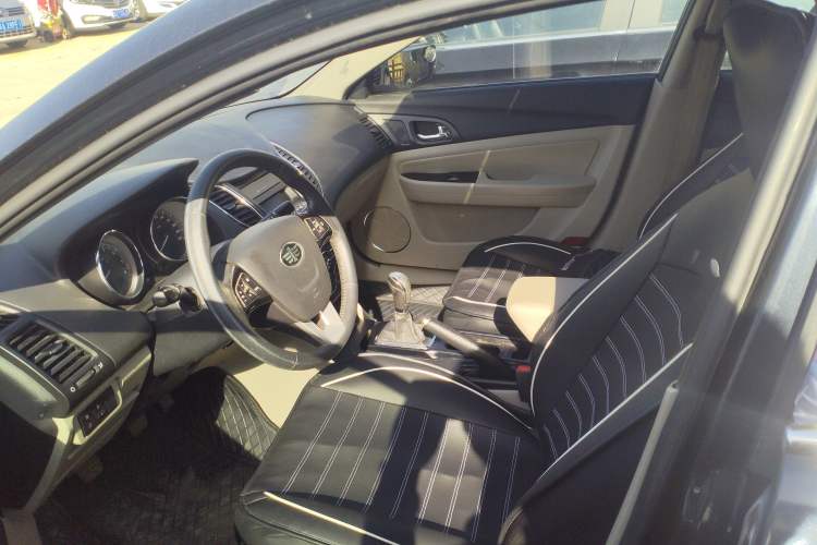 Used Bestune B50 2013 1.6L manual luxury version Left Front Seat