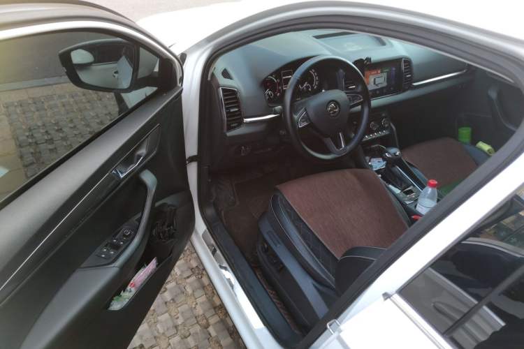 Used Skoda Karoq 2021 TSI280 Luxury Edition Interior 3