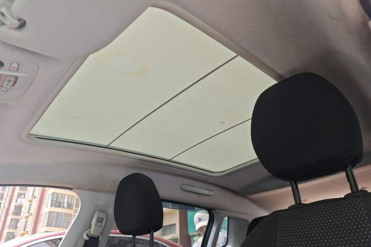 Used Peugeot 2008 2014 1.6L Automatic Fashion Edition
