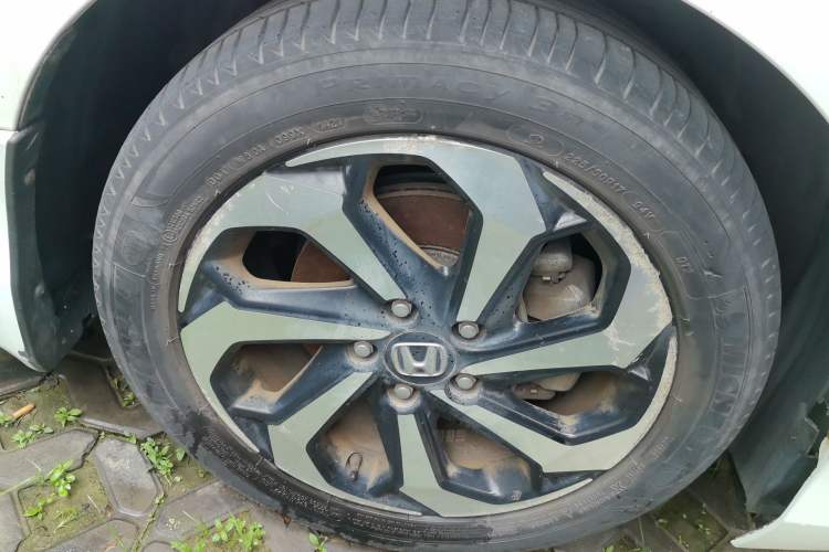 Used Honda Accord 2016 2.4L Luxury Edition Right Front Wheel Hub