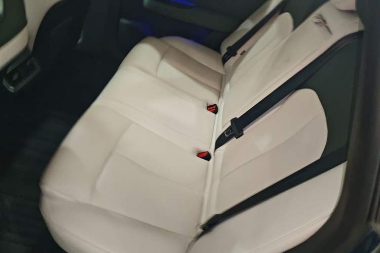 Used Nissan N7 2025 625 Max Left Rear Seat