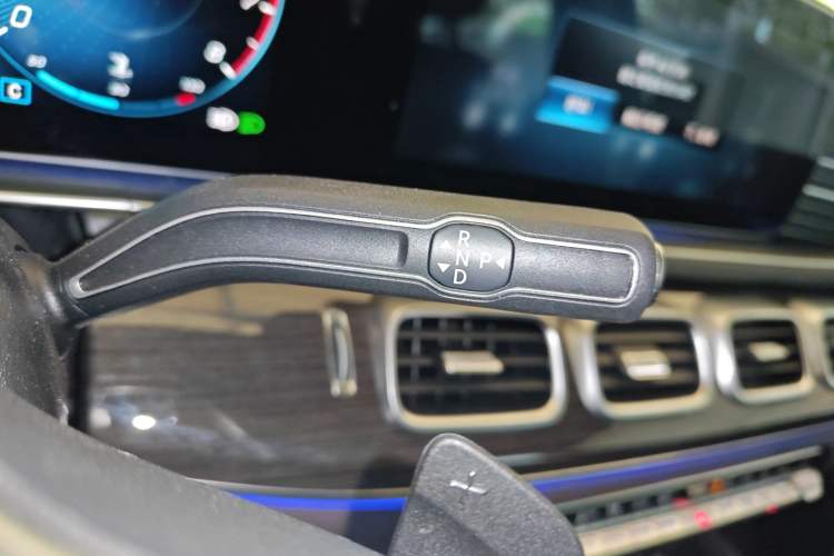 Used Mercedes-Benz GLE 2022 Facelifted GLE 350 4MATIC Fashion Edition Gear Lever