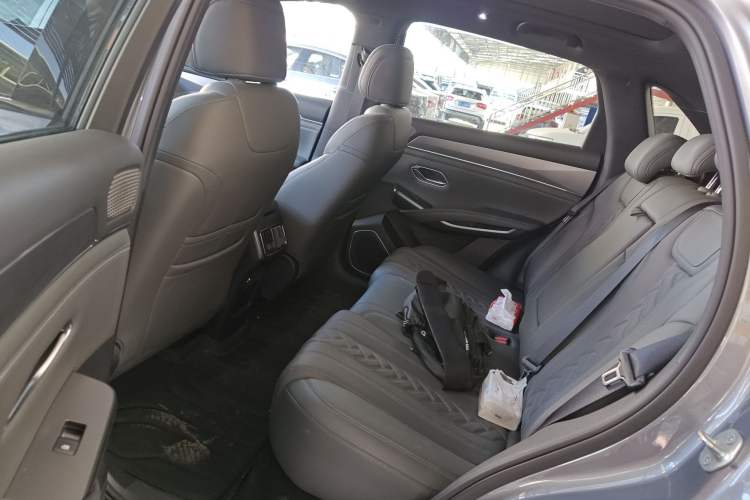 Used BYD Song L DM-i 2025 Intelligent Driving Version 160 km Beyond-Range Type Left Rear Seat