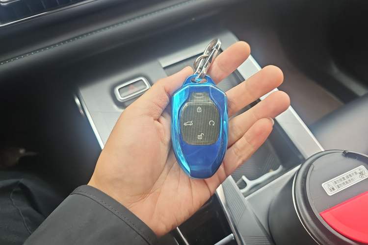 Used GAC Trumpchi EMKOO 2022 2.0 ATK TwinStar Pro Edition Vehicle Key