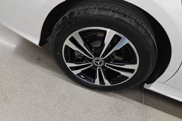 Used Mercedes-Benz C-Class 2018 C 200 Sport Edition Right Rear Wheel Hub