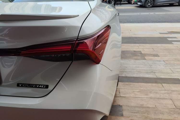 Used Toyota Avalon 2019 2.5L Touring Premium Version China VI Standard Right Rear Taillight