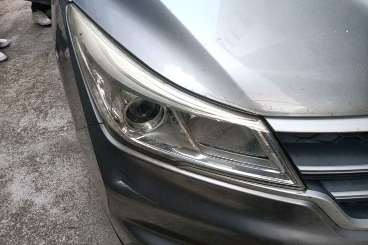 Used Baojun 730 2019 1.5T CVT Fashion Model 7 Seats China VI Emission Standard Right Front Headlight