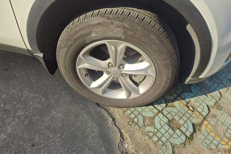 Used Land Rover Discovery Sport 2017 2.0T PURE Right Front Wheel Hub