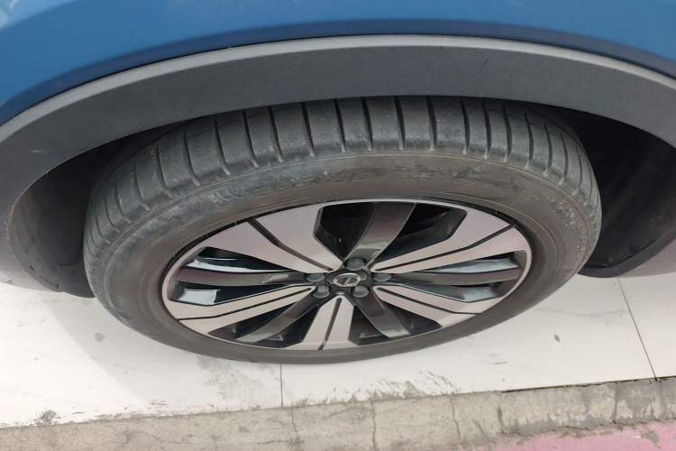 Used Volvo C40 2022 Long-Range PRO Version Left Front Wheel Hub