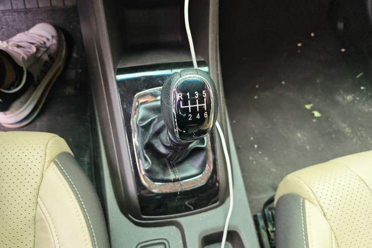 Used Baojun 310W 2017 1.5L Manual Fashion Model China V
