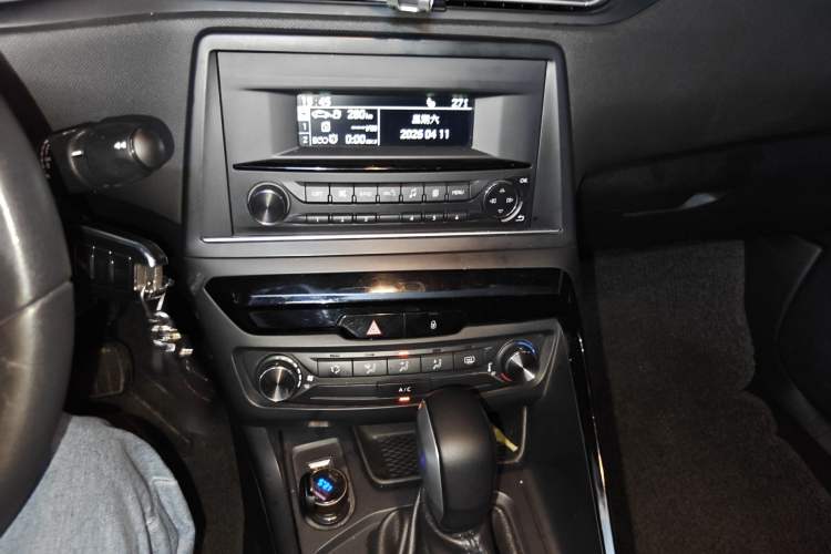 Used Peugeot 308 2016 1.6L Automatic Fashion Edition Audio And AC Panel