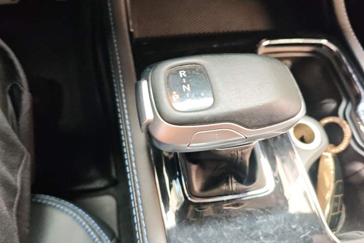 Used BAIC Off-Road BJ40 2021 2.0D Automatic Four-Wheel Drive Blade Hero Edition Adventurer Type Gear Lever