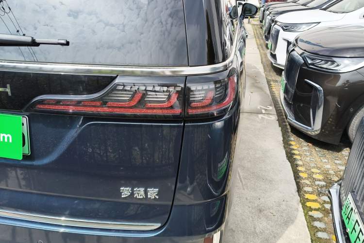 Used VOYAH Dream 2025 PHEV Four-Wheel-Drive Flagship Kunpeng Edition
