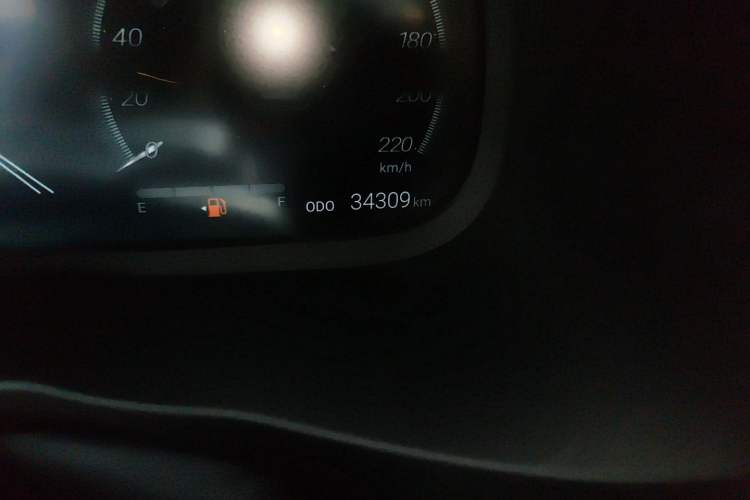 Used Toyota RAV4 2023 2.0L CVT Two-Wheel Drive Fashion Plus Edition Odometer Close Up