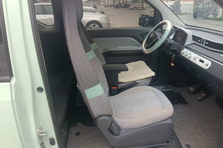 Used Wuling Hongguang MINIEV 2021 Macaron Premium Model – Lithium Iron Phosphate Right Front Seat
